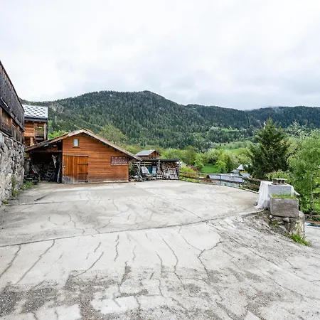 Les Skieurs Chalet *