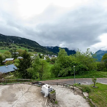 Les Skieurs Chalet *
